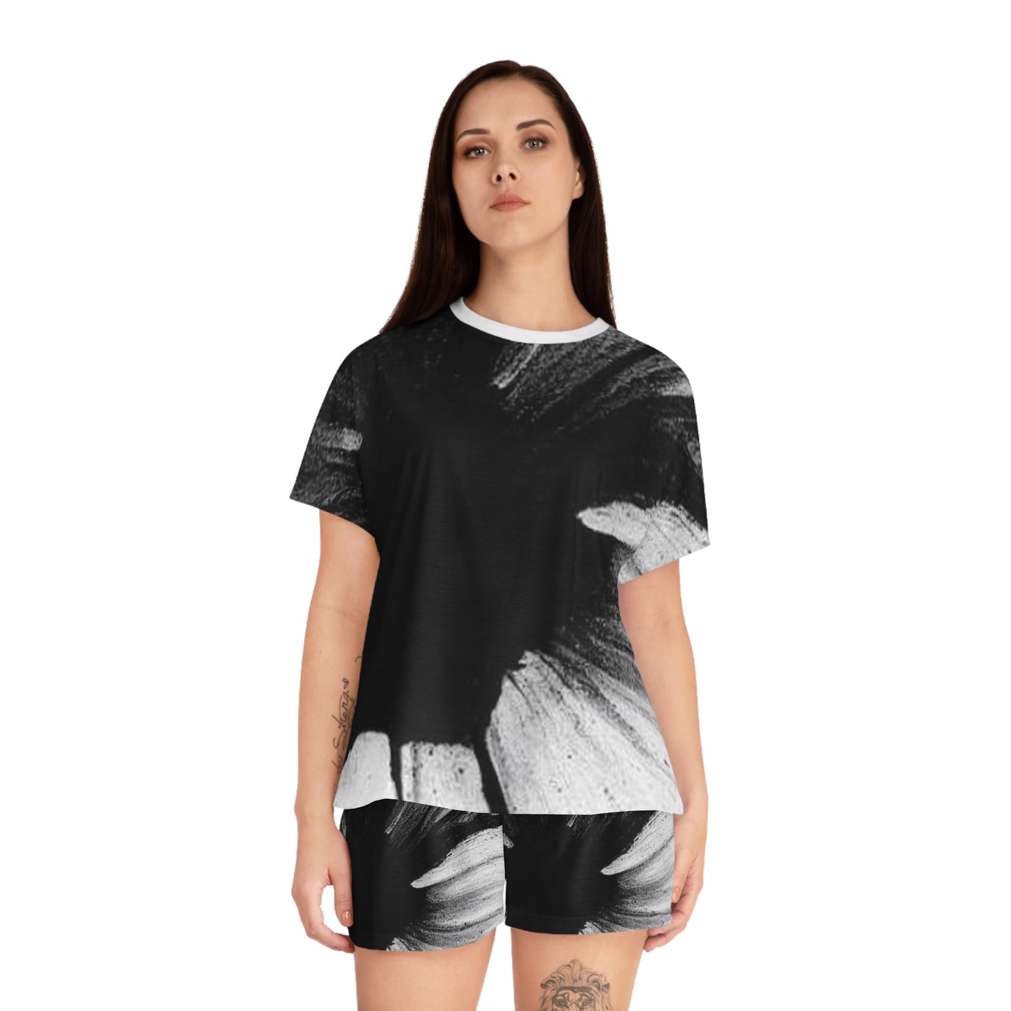 Black and White Floral Women's Pajama Set – Stylish Sleepwear for Relaxation