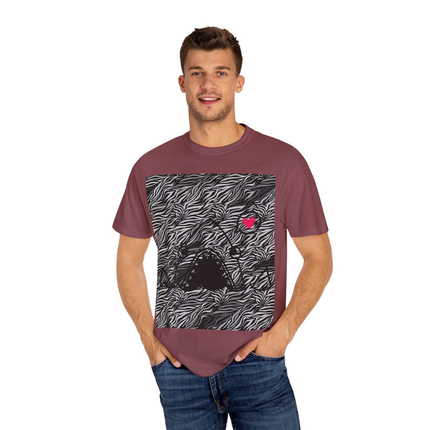 Trendy Unisex Garment-Dyed T-Shirt with Heart Design - Perfect for Casual Outings and Gifts