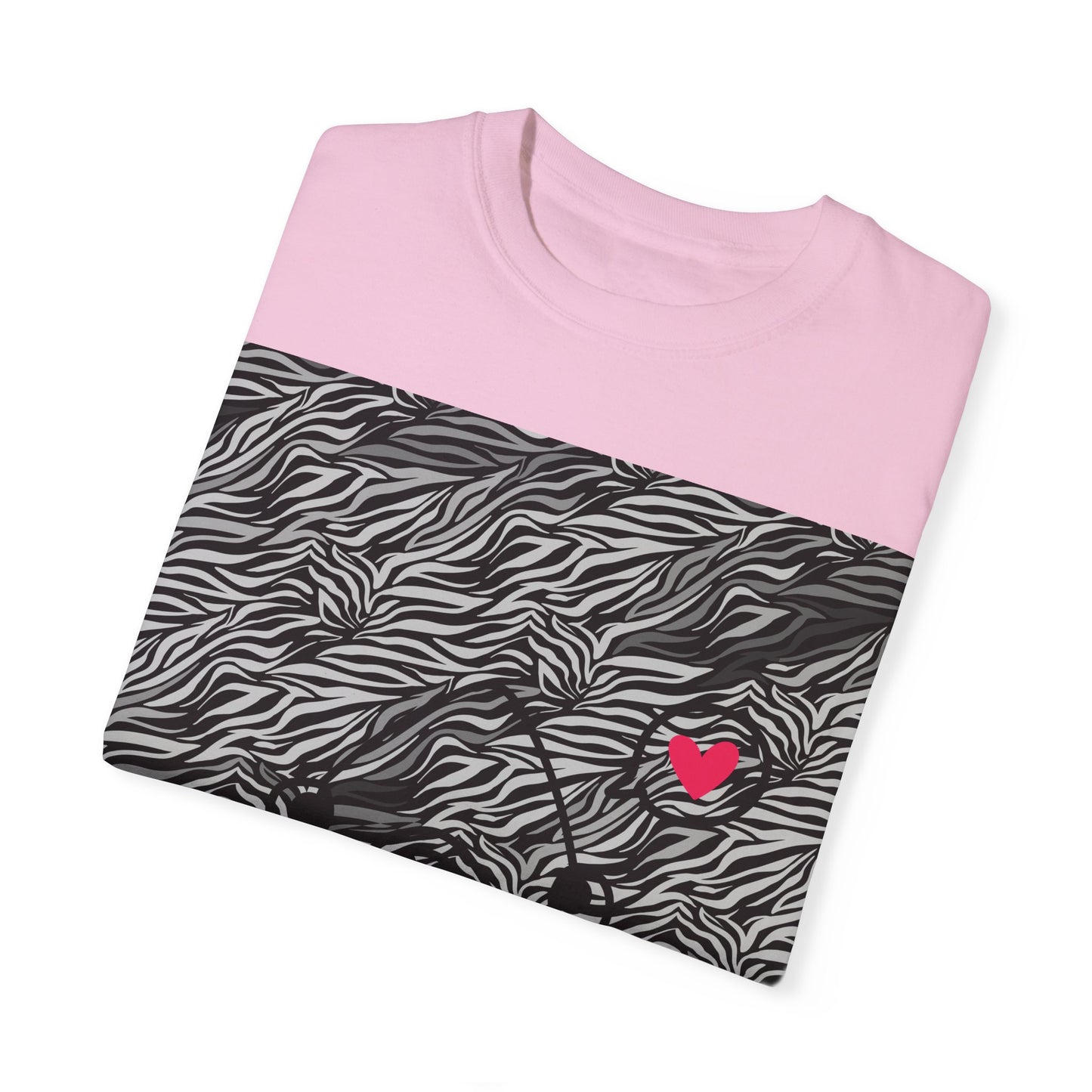 Trendy Unisex Garment-Dyed T-Shirt with Heart Design - Perfect for Casual Outings and Gifts