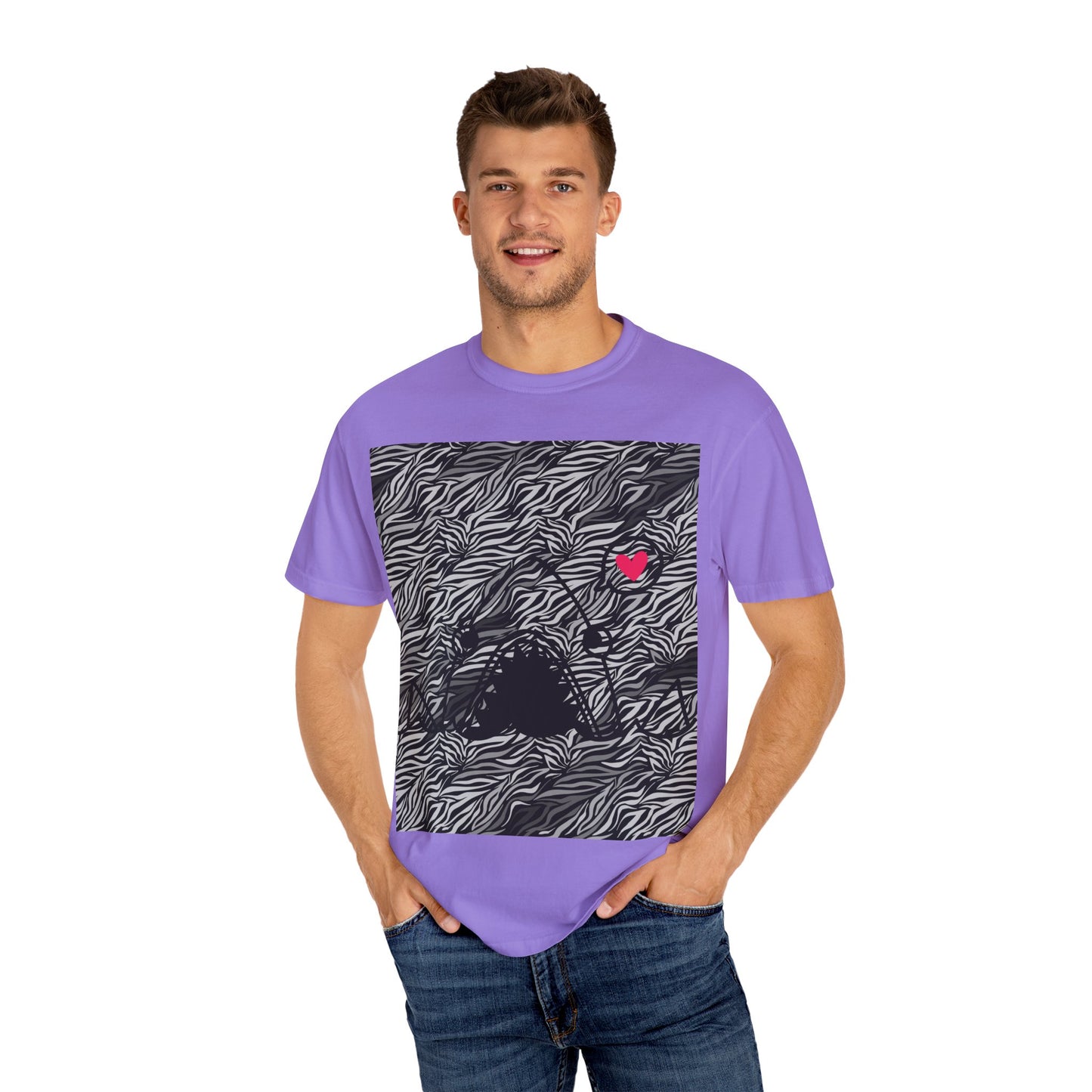Trendy Unisex Garment-Dyed T-Shirt with Heart Design - Perfect for Casual Outings and Gifts