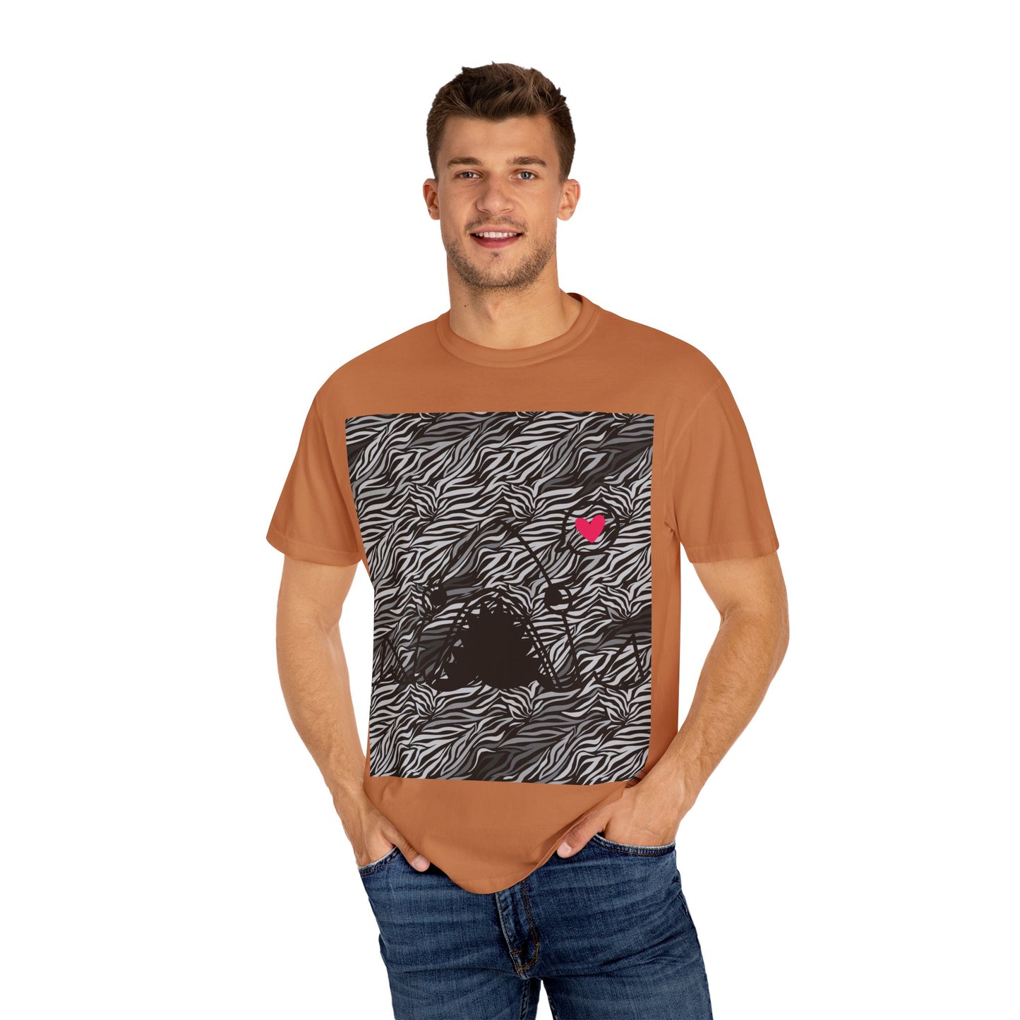 Trendy Unisex Garment-Dyed T-Shirt with Heart Design - Perfect for Casual Outings and Gifts