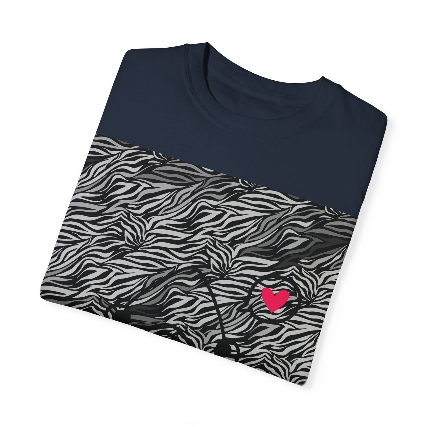 Trendy Unisex Garment-Dyed T-Shirt with Heart Design - Perfect for Casual Outings and Gifts