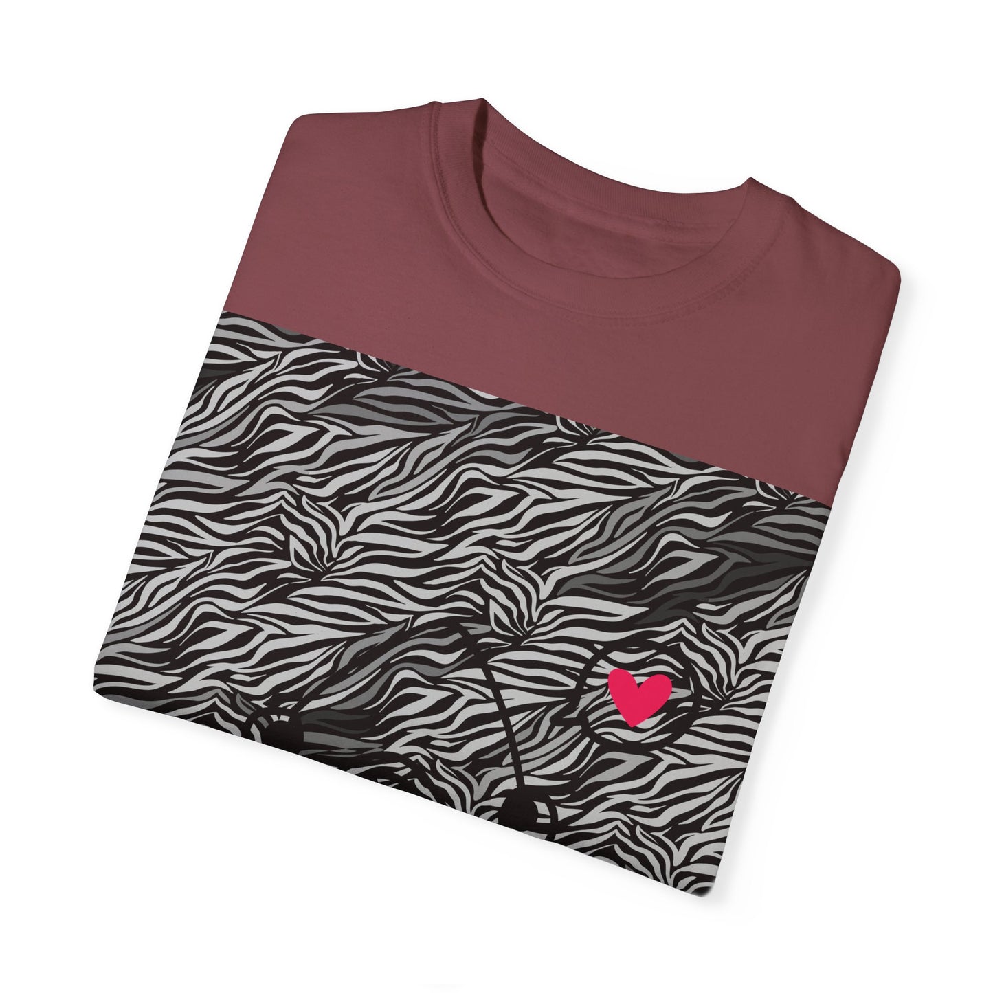 Trendy Unisex Garment-Dyed T-Shirt with Heart Design - Perfect for Casual Outings and Gifts