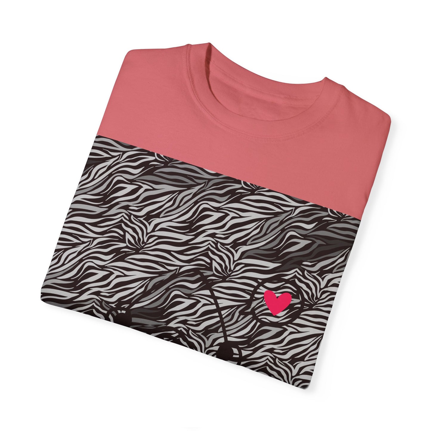 Trendy Unisex Garment-Dyed T-Shirt with Heart Design - Perfect for Casual Outings and Gifts