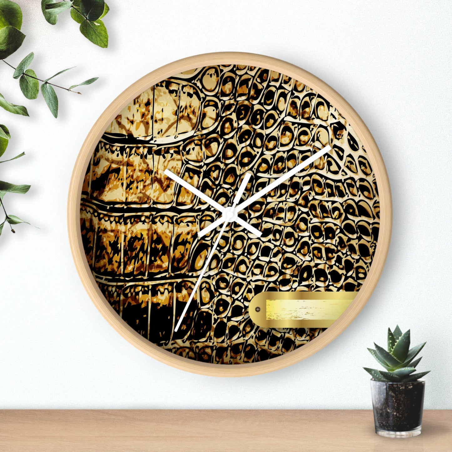 Elegant Crocodile Print Wall Clock - Stylish Home Decor