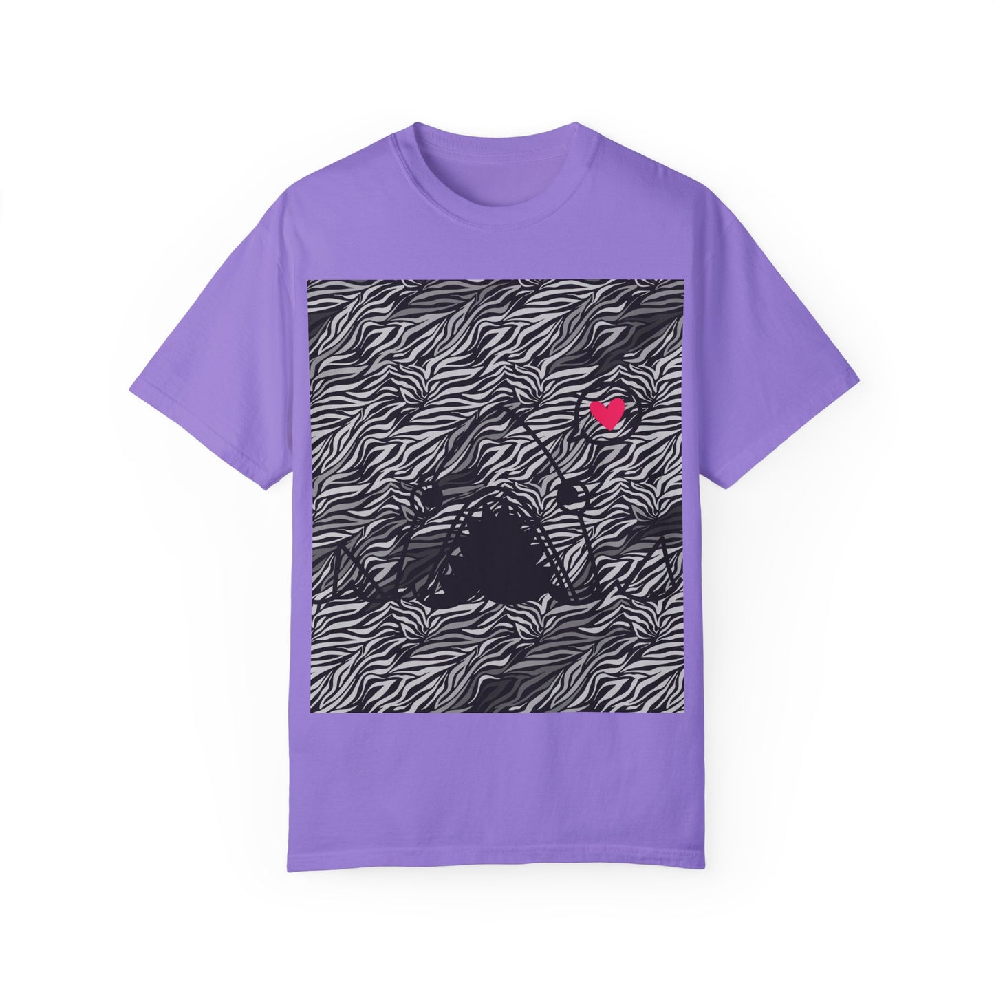 Trendy Unisex Garment-Dyed T-Shirt with Heart Design - Perfect for Casual Outings and Gifts