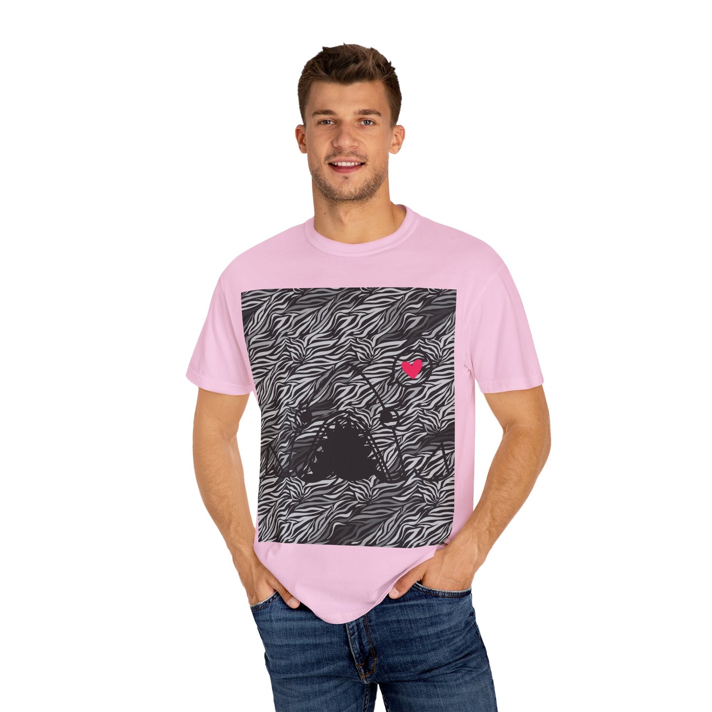 Trendy Unisex Garment-Dyed T-Shirt with Heart Design - Perfect for Casual Outings and Gifts