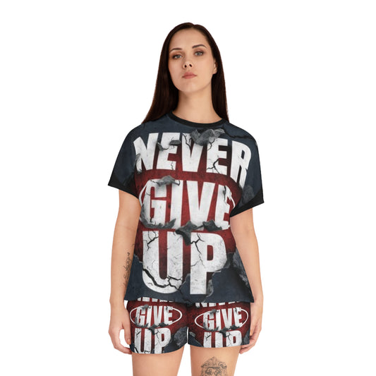 Motivational Women's Pajama Set - 'Never Give Up' Short PJs