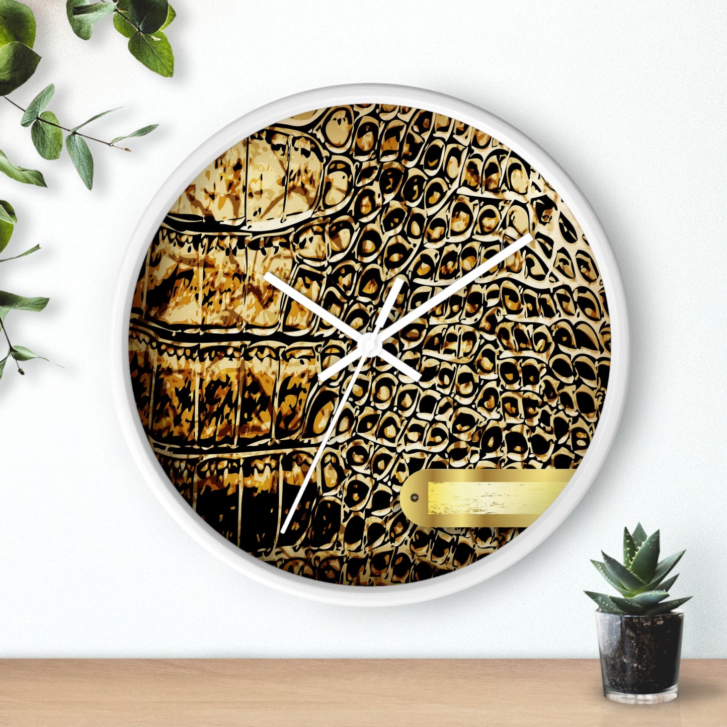 Elegant Crocodile Print Wall Clock - Stylish Home Decor