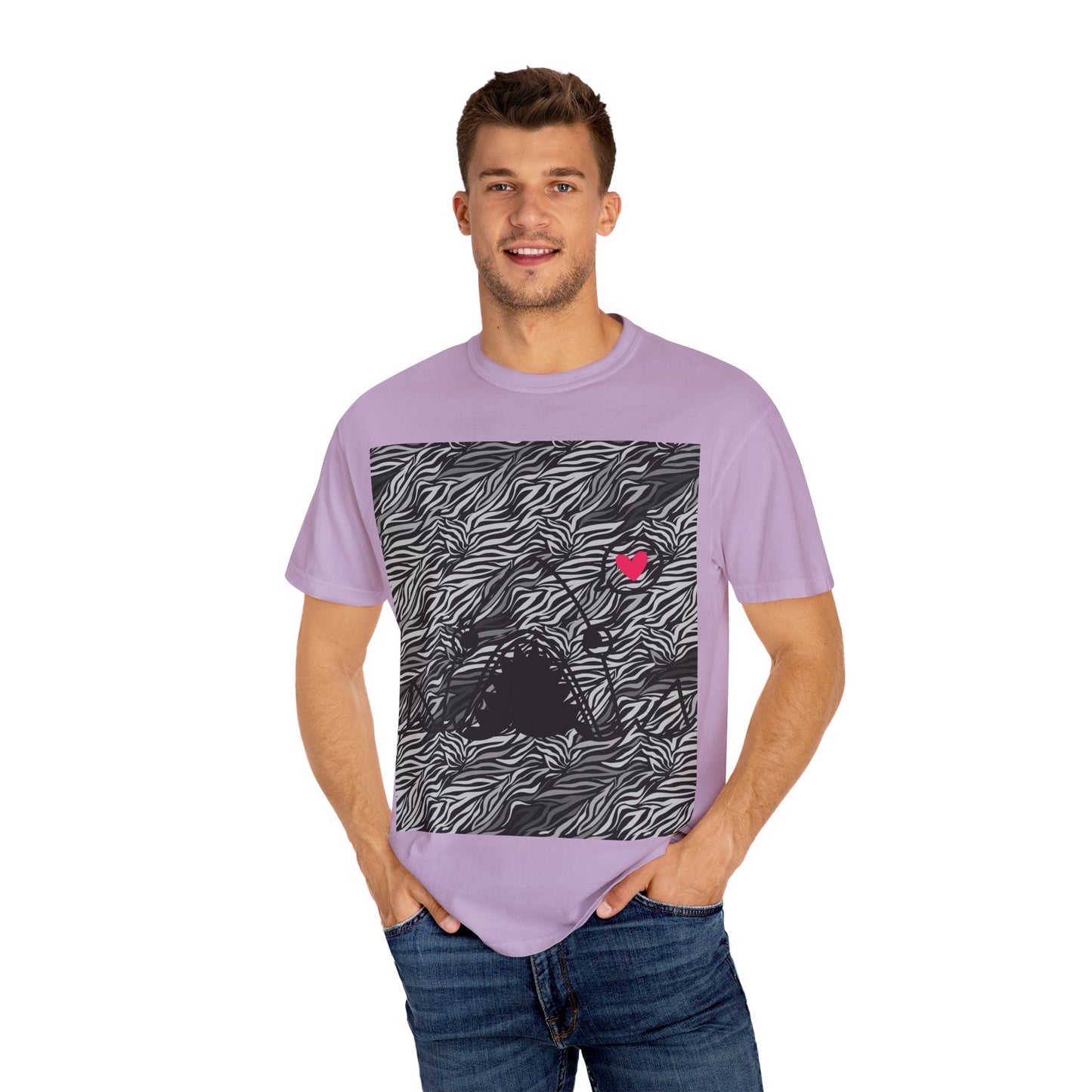 Trendy Unisex Garment-Dyed T-Shirt with Heart Design - Perfect for Casual Outings and Gifts