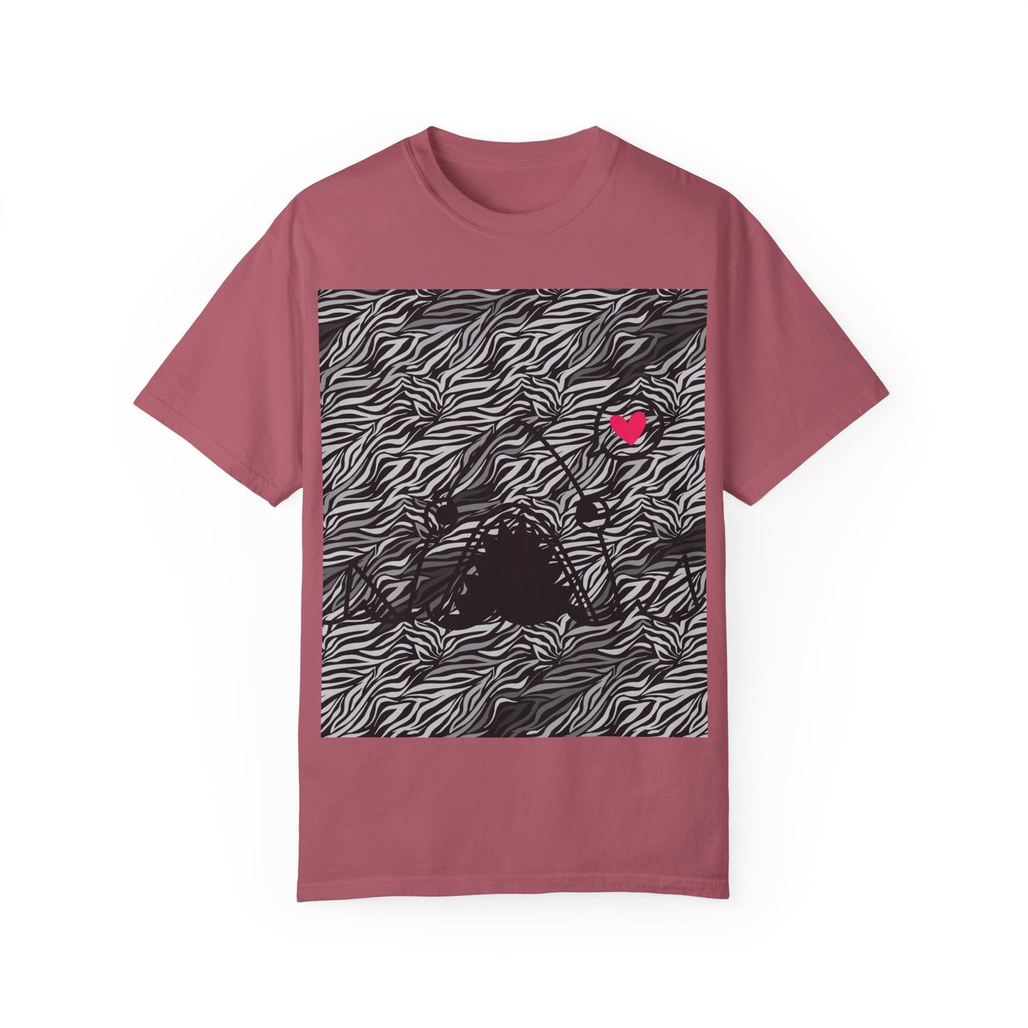 Trendy Unisex Garment-Dyed T-Shirt with Heart Design - Perfect for Casual Outings and Gifts