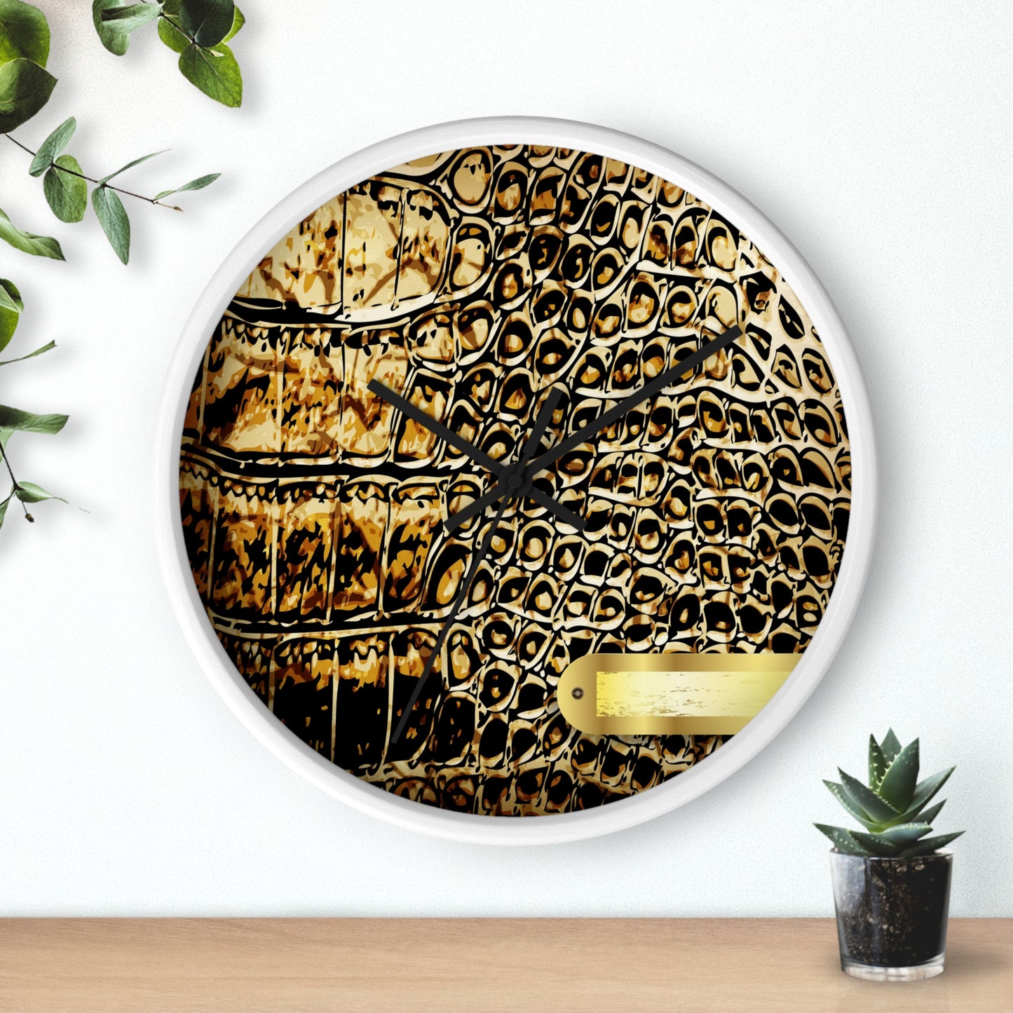 Elegant Crocodile Print Wall Clock - Stylish Home Decor