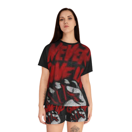 Women's Short Pajama Set - Never Give Up Motivational Sleepwear