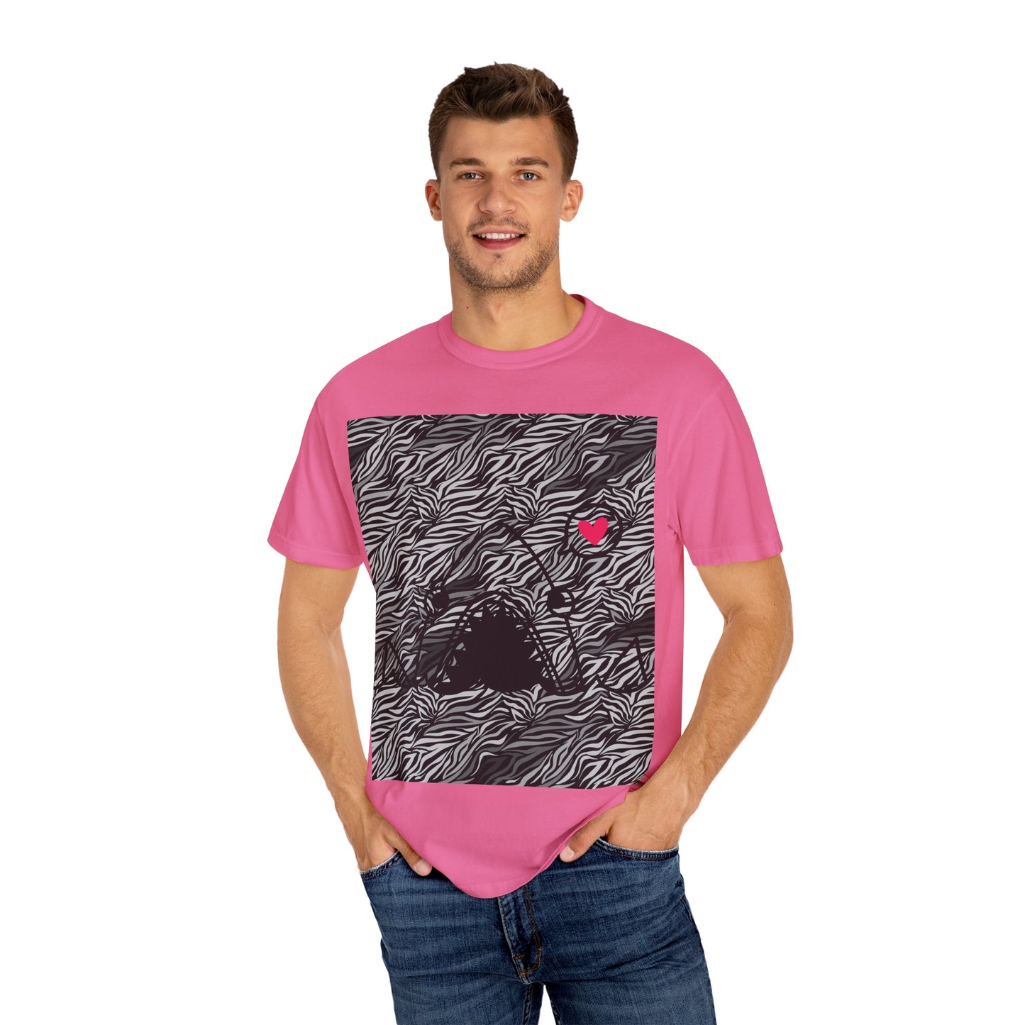 Trendy Unisex Garment-Dyed T-Shirt with Heart Design - Perfect for Casual Outings and Gifts