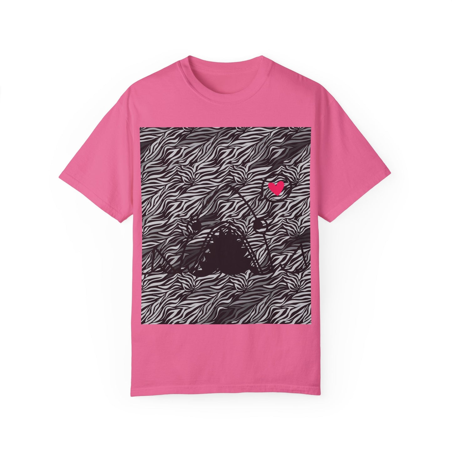 Trendy Unisex Garment-Dyed T-Shirt with Heart Design - Perfect for Casual Outings and Gifts