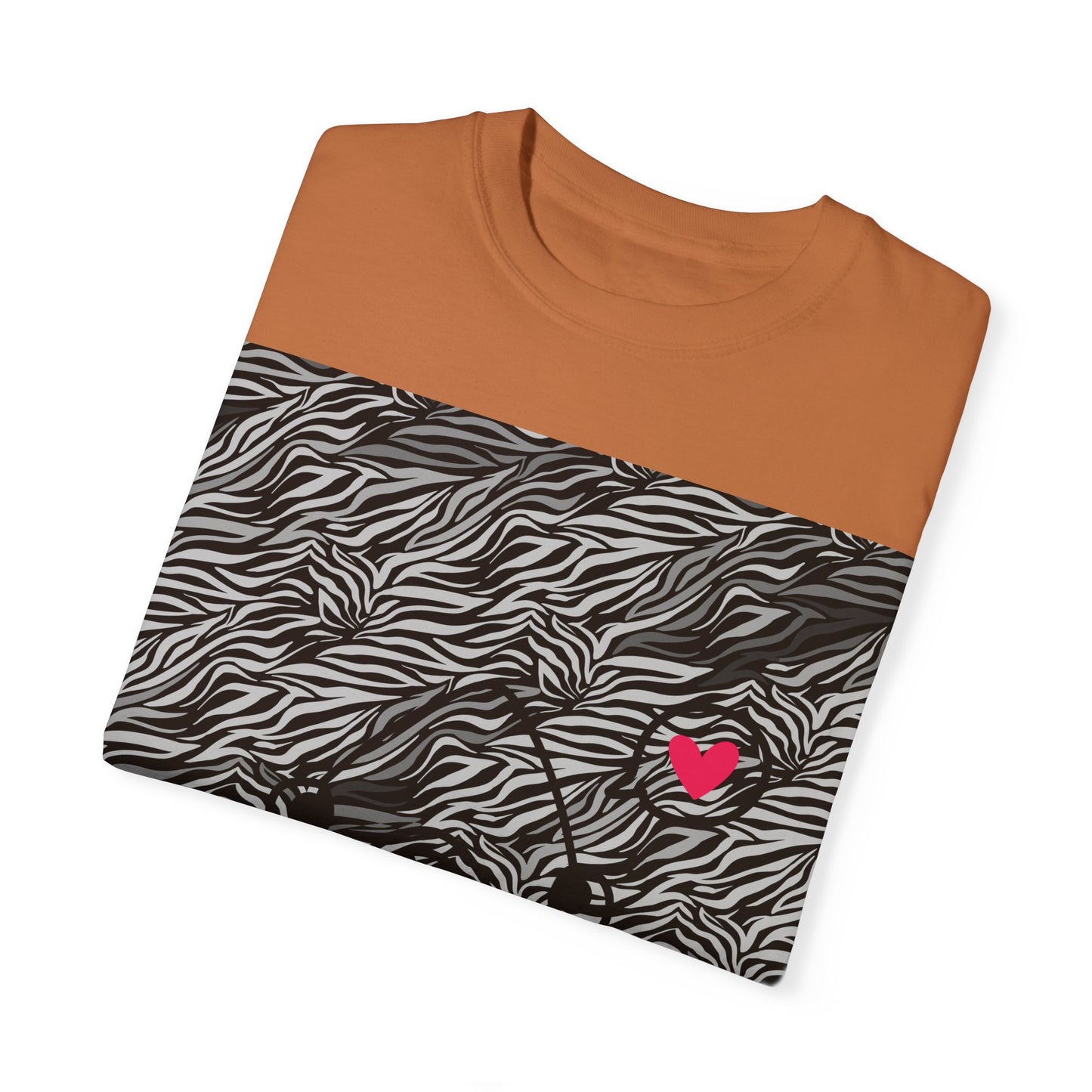 Trendy Unisex Garment-Dyed T-Shirt with Heart Design - Perfect for Casual Outings and Gifts