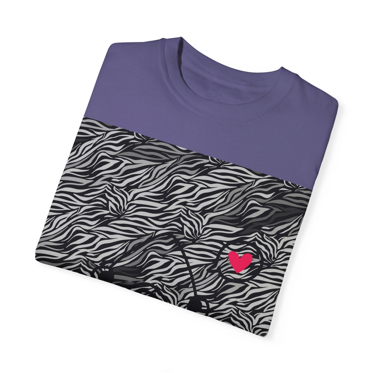 Trendy Unisex Garment-Dyed T-Shirt with Heart Design - Perfect for Casual Outings and Gifts