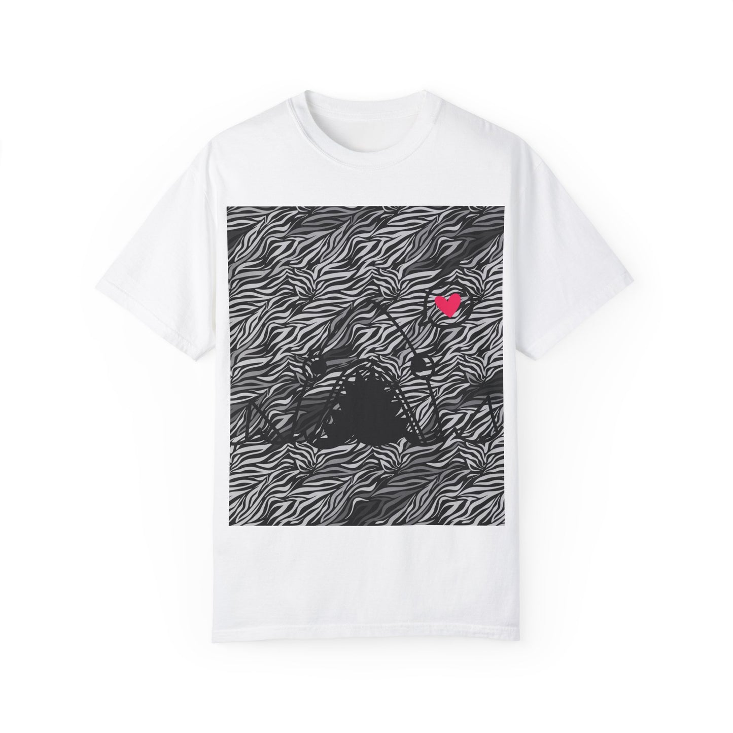 Trendy Unisex Garment-Dyed T-Shirt with Heart Design - Perfect for Casual Outings and Gifts