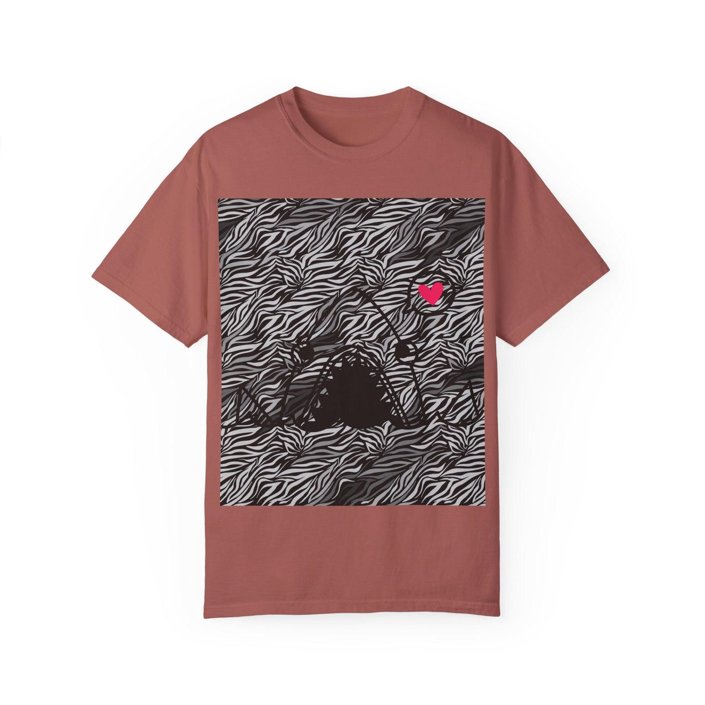 Trendy Unisex Garment-Dyed T-Shirt with Heart Design - Perfect for Casual Outings and Gifts