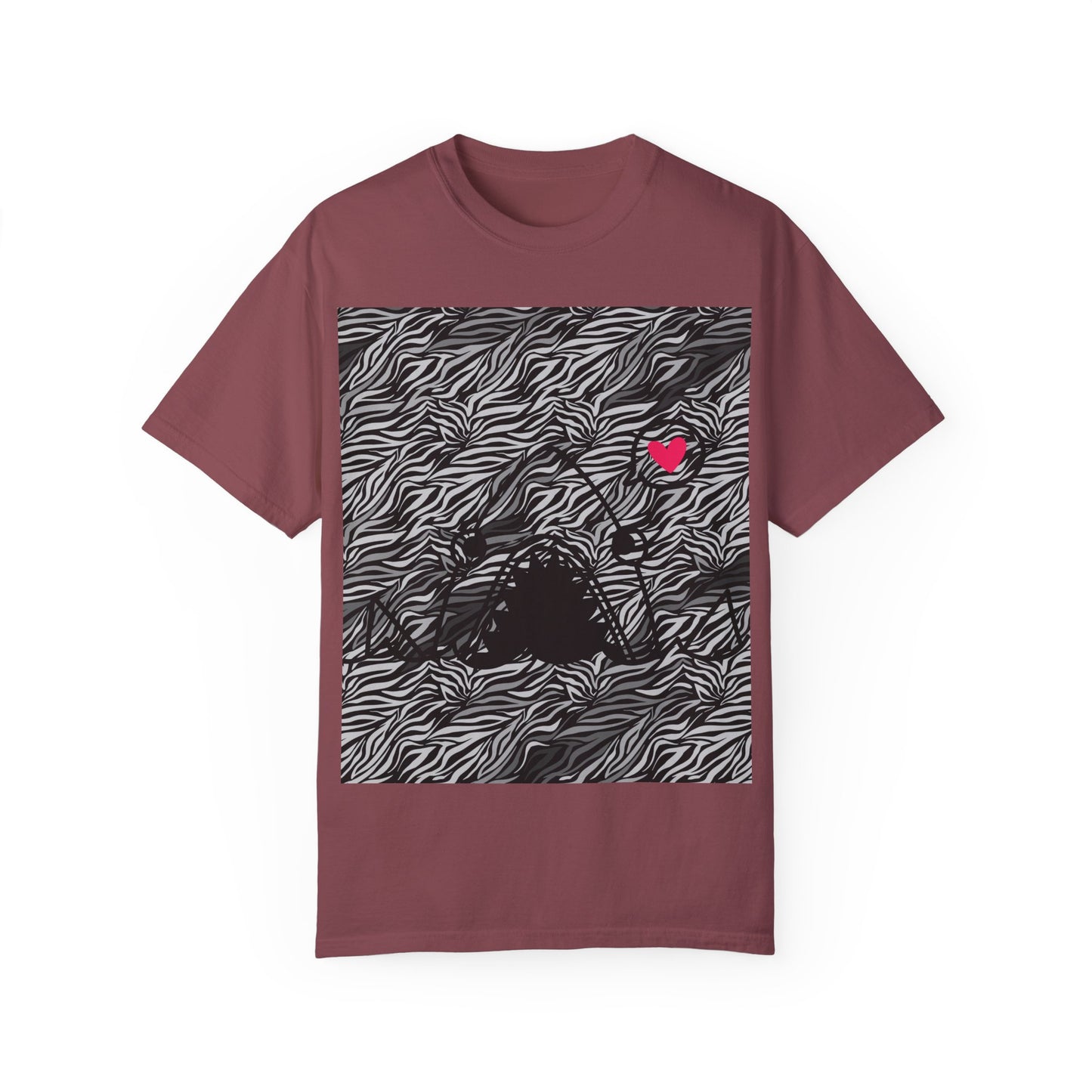 Trendy Unisex Garment-Dyed T-Shirt with Heart Design - Perfect for Casual Outings and Gifts