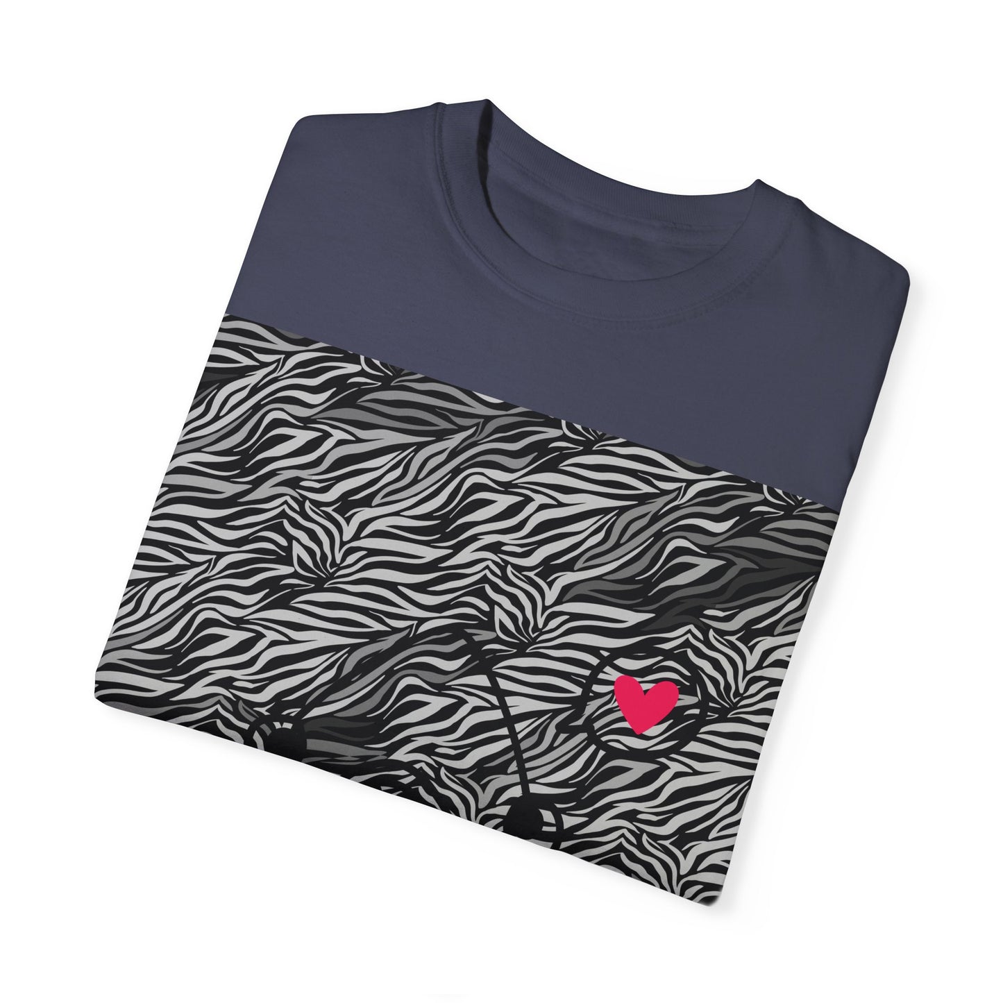 Trendy Unisex Garment-Dyed T-Shirt with Heart Design - Perfect for Casual Outings and Gifts