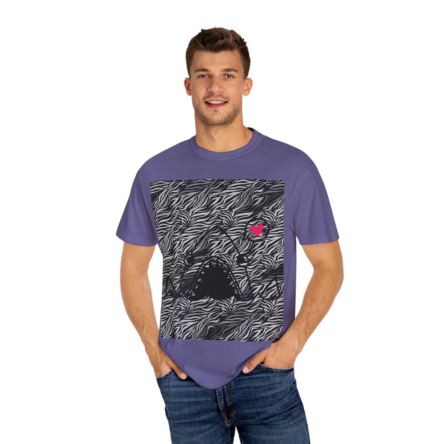 Trendy Unisex Garment-Dyed T-Shirt with Heart Design - Perfect for Casual Outings and Gifts